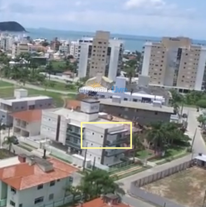 Apartamento para aluguel de temporada em Governador Celso Ramos (Praia de Palmas)