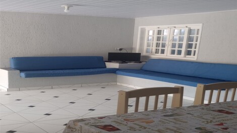 Casa 2 dorm praia lazaro com wi-fi