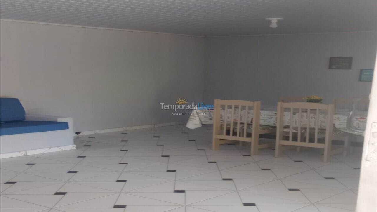 Casa para aluguel de temporada em Ubatuba (Praia do Lázaro)