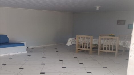 Casa 2 dorm praia lazaro com wi-fi