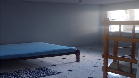 Casa 2 dorm praia lazaro com wi-fi