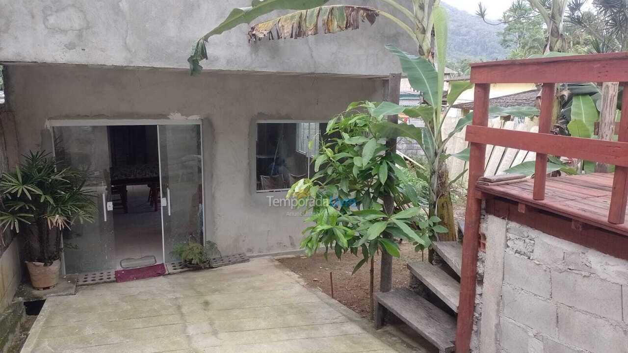 Casa para aluguel de temporada em Ubatuba (Pereque Mirim)