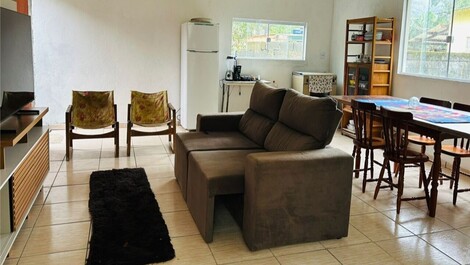 Casa Pereque Mirim 4 dorm com piscina