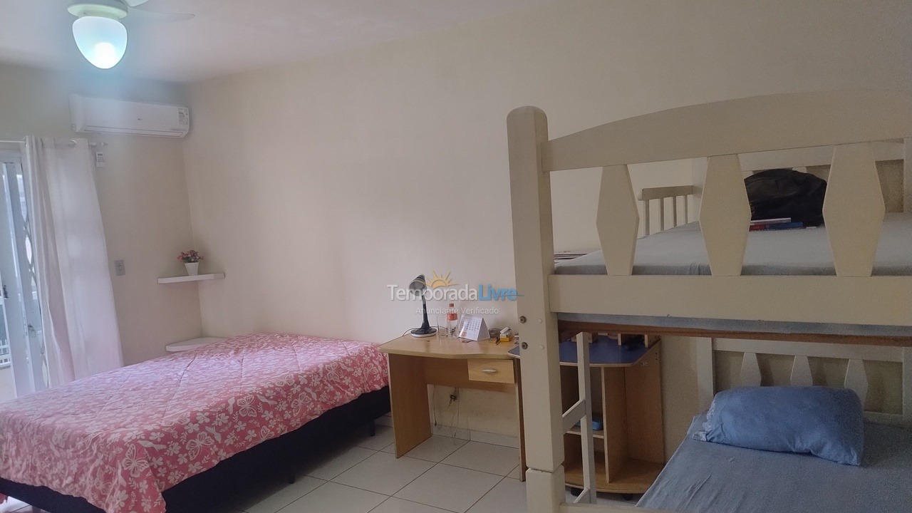 House for vacation rental in Itapema (Meia Praia)