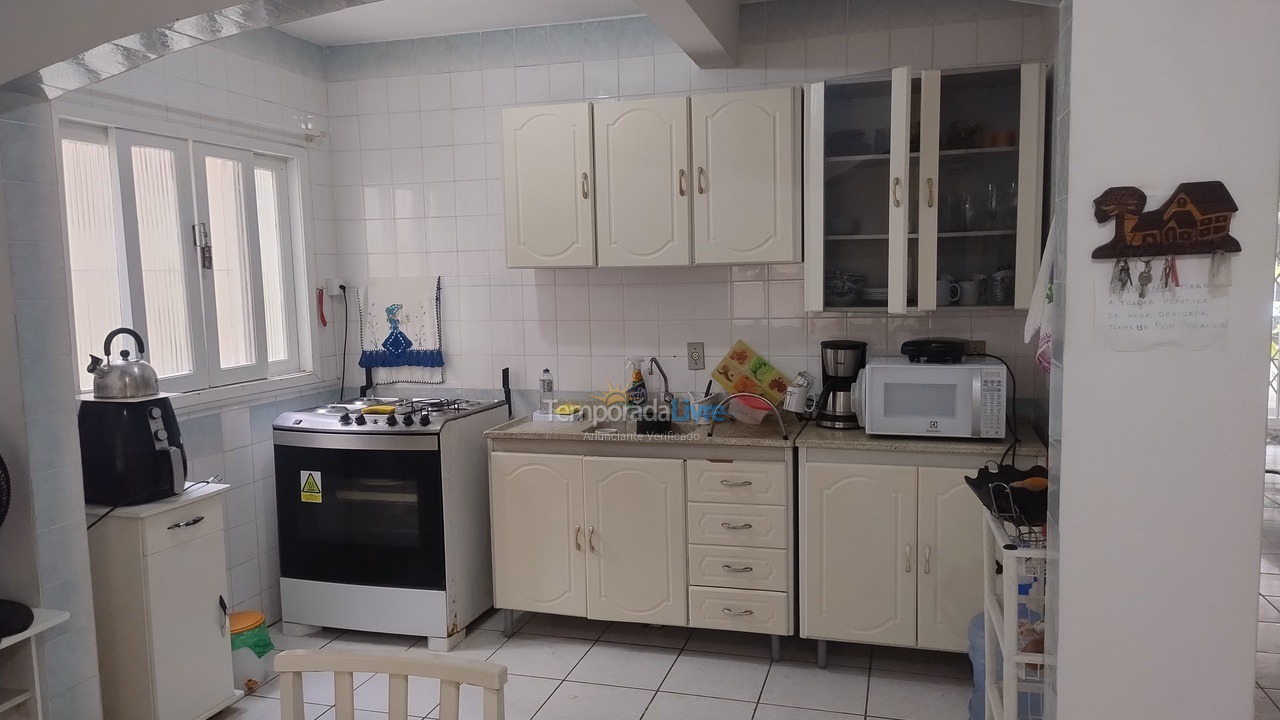 House for vacation rental in Itapema (Meia Praia)