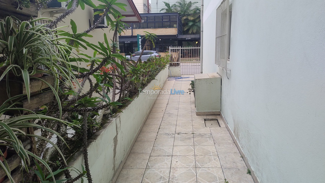 House for vacation rental in Itapema (Meia Praia)