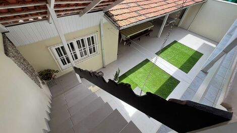 Excelente adosado, 7 habitaciones, 4 garajes, WI-FI, barbacoa