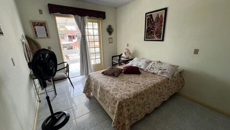 Excelente adosado, 7 habitaciones, 4 garajes, WI-FI, barbacoa