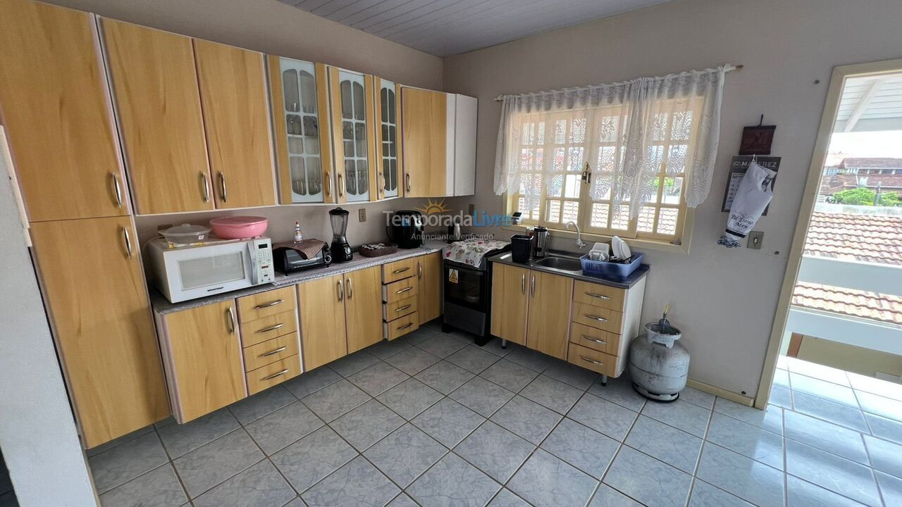 Casa para alquiler de vacaciones em São Francisco do Sul (Enseada)