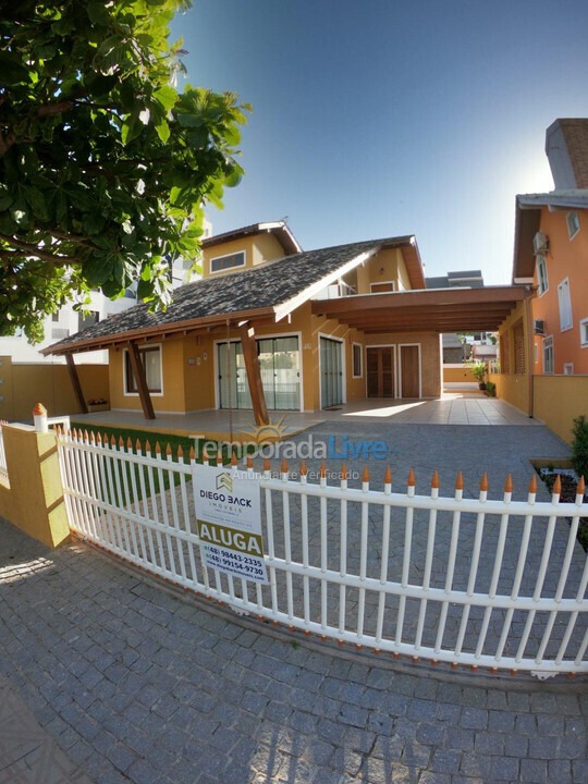 Casa para alquiler de vacaciones em Governador Celso Ramos (Centro)