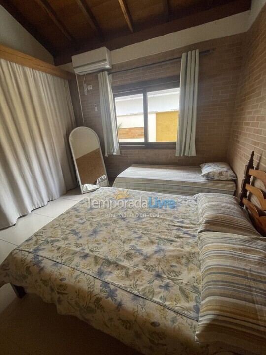 Casa para alquiler de vacaciones em Governador Celso Ramos (Centro)