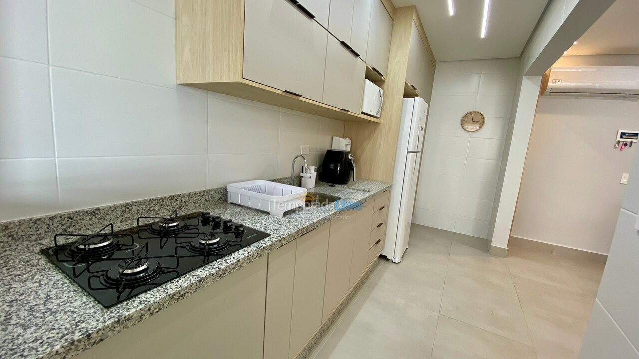 Apartamento para aluguel de temporada em Praia Grande (Campo da Aviacao)