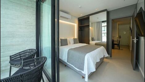 Apartamento smart agrega em seus 32m², com cozinha americana e sala integrados