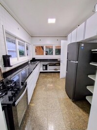 Casa próximo a praia Riviera - 5 suítes no módulo 4