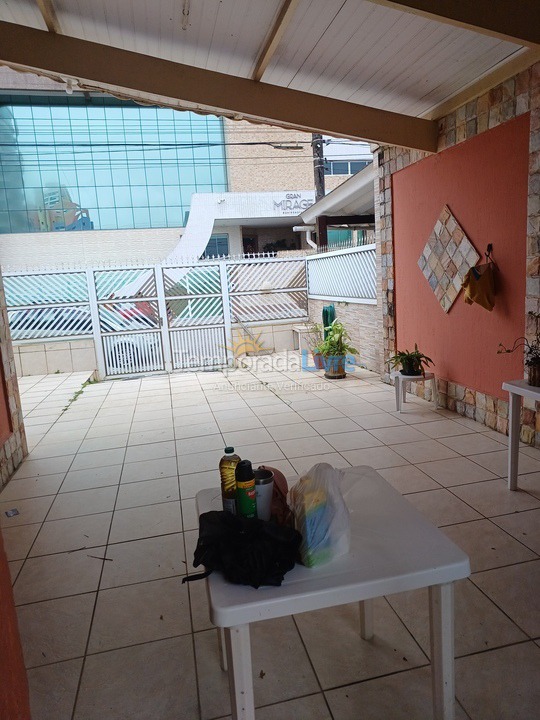 Casa para aluguel de temporada em Mongaguá (Jd Aguapeu)