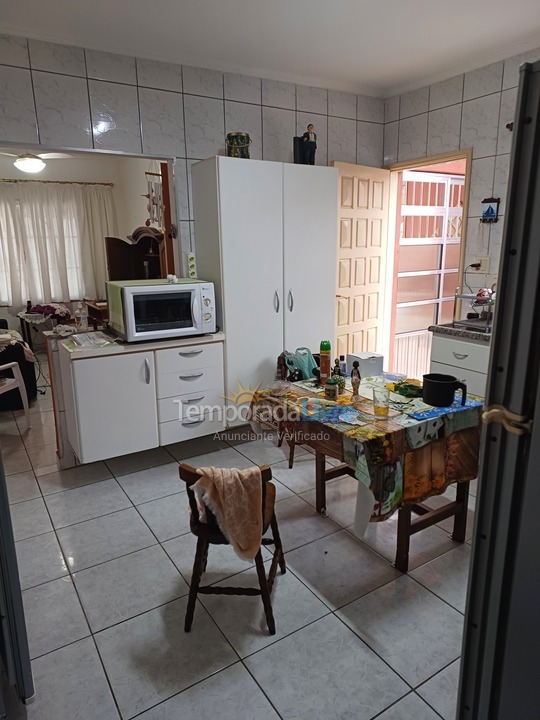 Casa para aluguel de temporada em Mongaguá (Jd Aguapeu)