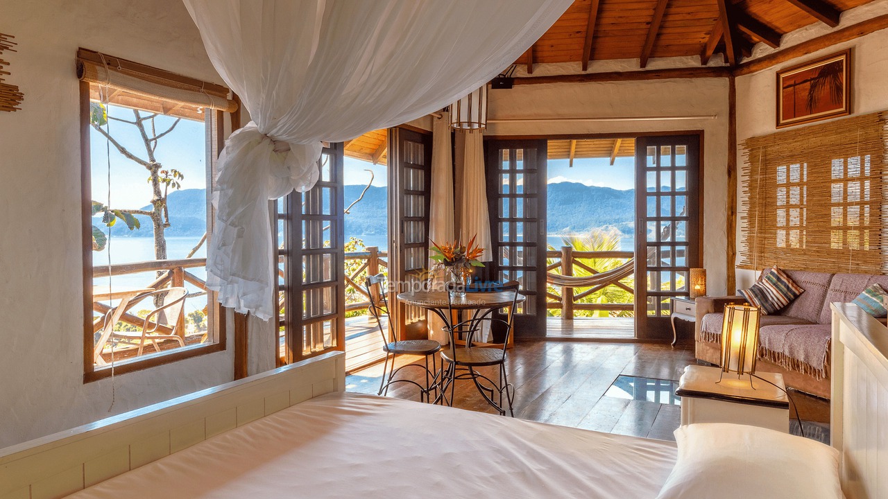 Casa para aluguel de temporada em Ilhabela (Veloso)