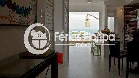 Cobertura 3 dormitórios pé na areia com piscina.