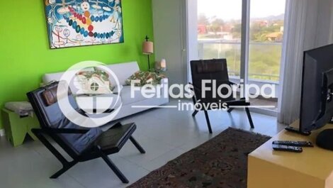 Cobertura 3 dormitórios pé na areia com piscina.