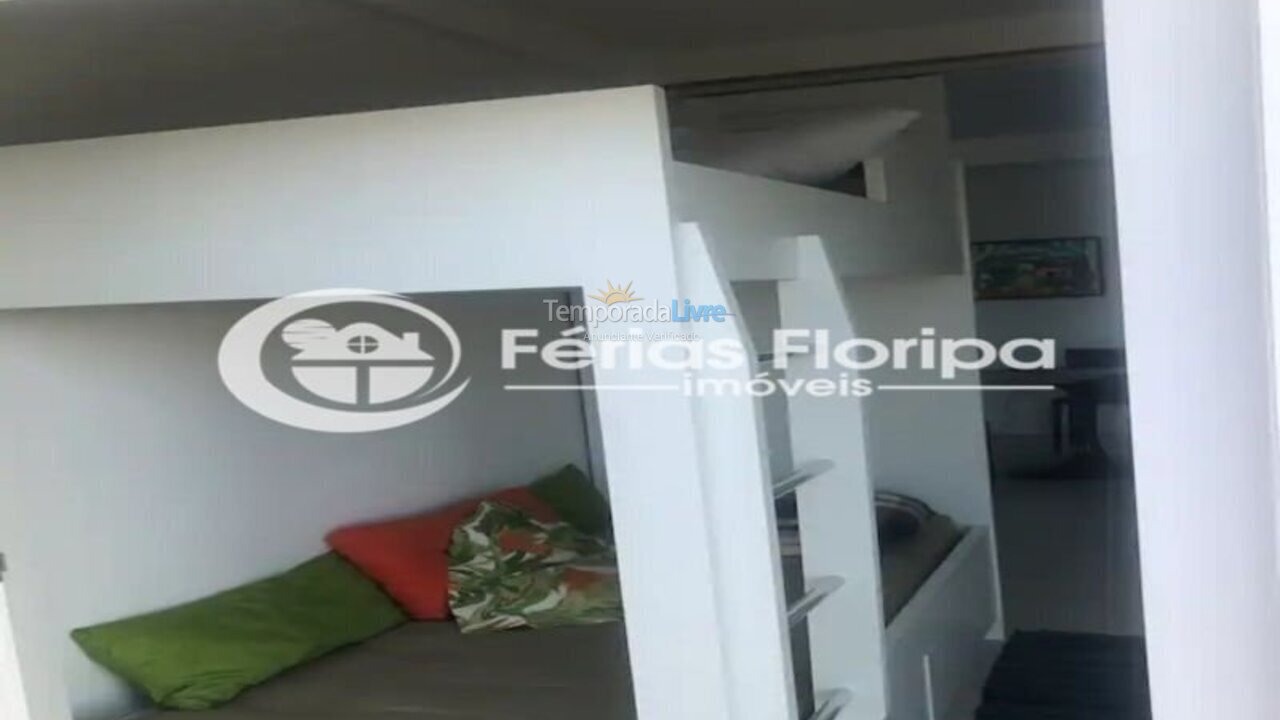 Apartamento para aluguel de temporada em Florianópolis (Morro das Pedras)