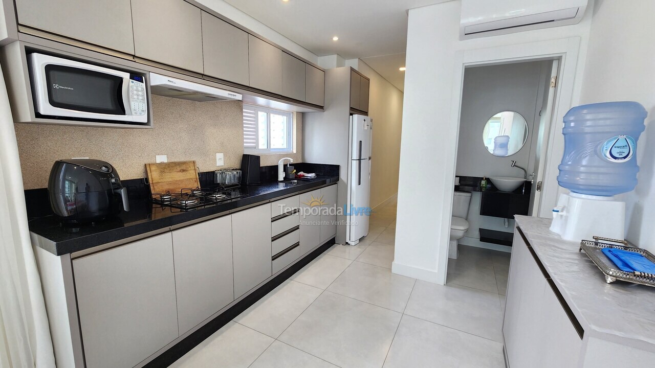 Apartamento para alquiler de vacaciones em Itapema (Meia Praia)