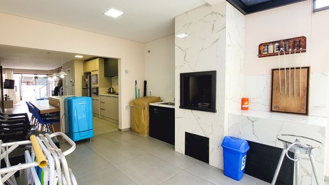 PRAINHA - 9 pessoas 3 dorm. com A/C - 250m do mar