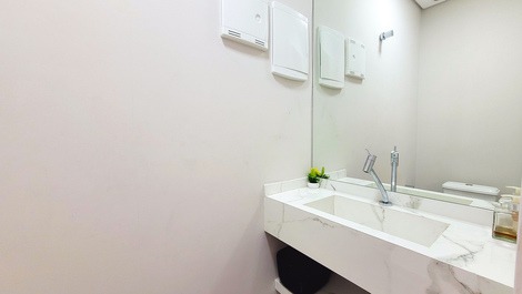 PRAINHA - 9 pessoas 3 dorm. com A/C - 250m do mar