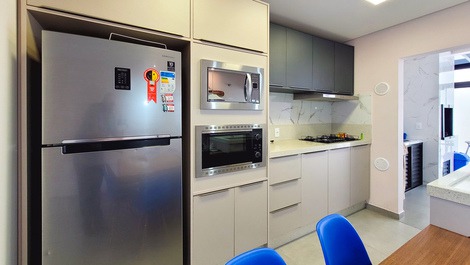 PRAINHA - 9 pessoas 3 dorm. com A/C - 250m do mar