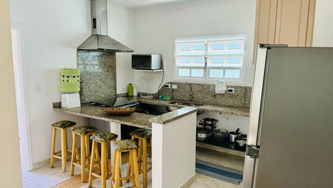 Beautiful Townhouse with 3 suites and air conditioning with Swimming Pool