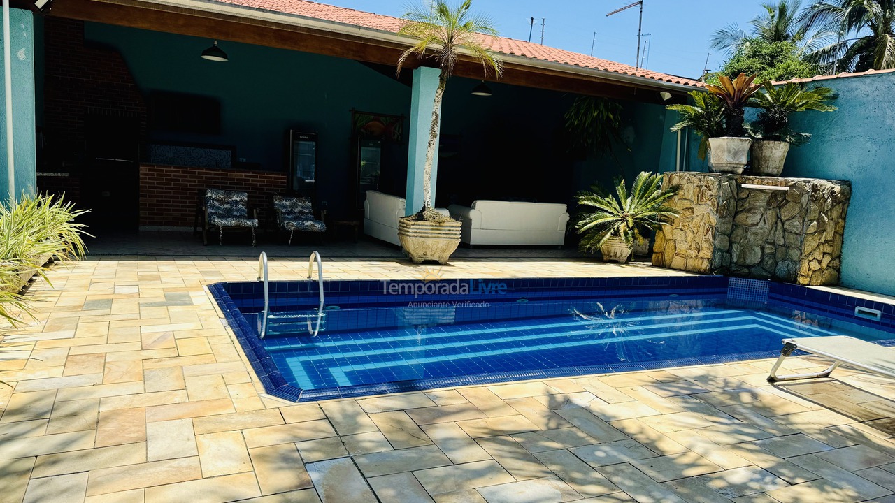 House for vacation rental in Ubatuba (Praia das Toninhas)