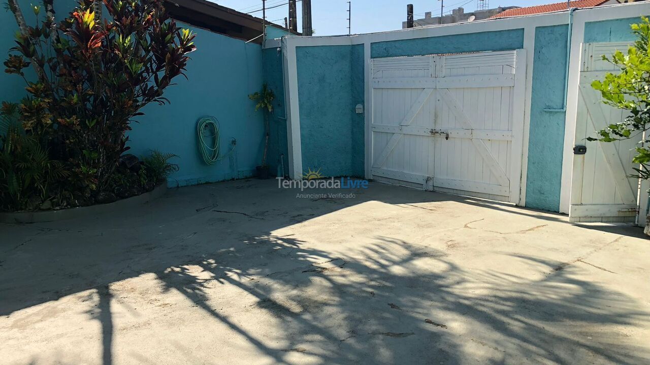 House for vacation rental in Ubatuba (Praia das Toninhas)