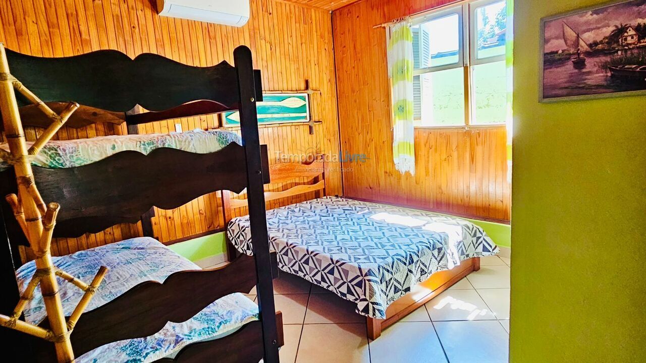 Casa para alquiler de vacaciones em Ubatuba (Praia das Toninhas)