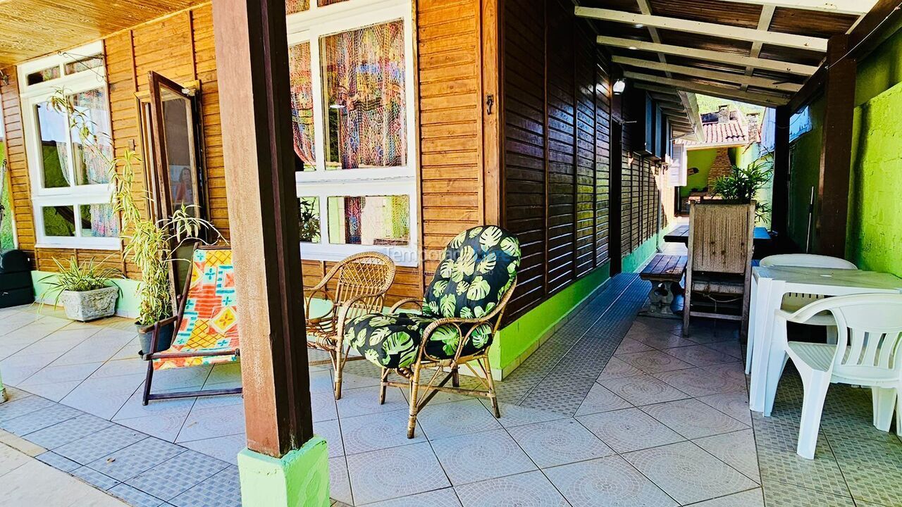 Casa para alquiler de vacaciones em Ubatuba (Praia das Toninhas)