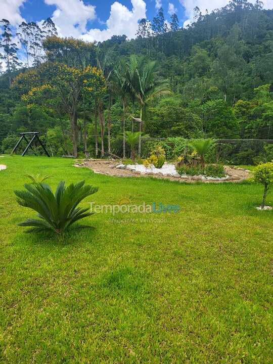 Chácara / sítio para aluguel de temporada em Presidente Nereu (O Vale do Colibri)