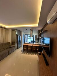 Linda Cobertura com Duas Suítes a menos de 250m da praia do Mariscal