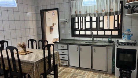 GRAN APARTAMENTO A 50M DEL MAR, CON WI-FI Y AC