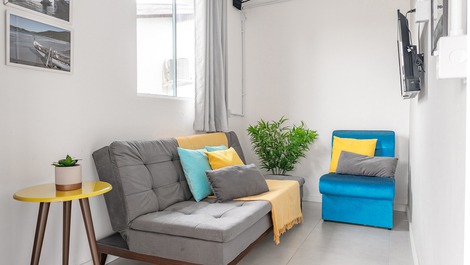 Casa com estacionamento e próxima a praia