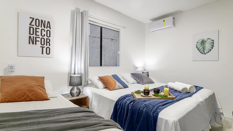 Casa com estacionamento e próxima a praia