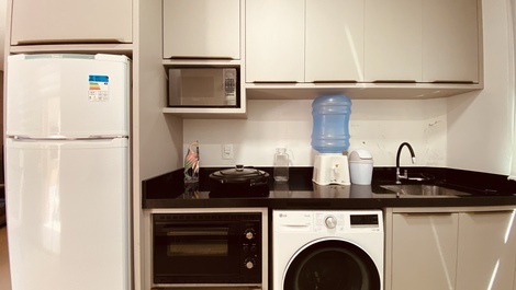 APARTAMENTO À 400M DO CALÇADÃO DE BOMBAS