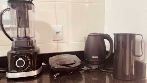 APARTAMENTO À 400M DO CALÇADÃO DE BOMBAS