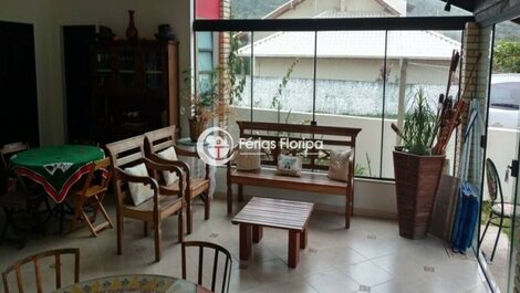 Linda Casa com Quintal e Acesso ao Mar - Ribeirão da Ilha