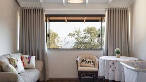 Linda Casa com Quintal e Acesso ao Mar - Ribeirão da Ilha