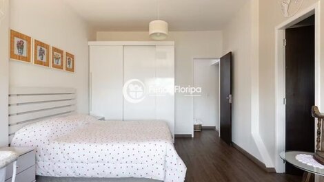 Linda Casa com Quintal e Acesso ao Mar - Ribeirão da Ilha