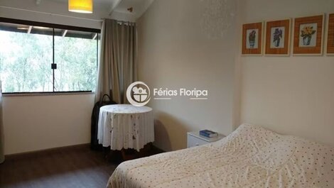 Linda Casa com Quintal e Acesso ao Mar - Ribeirão da Ilha