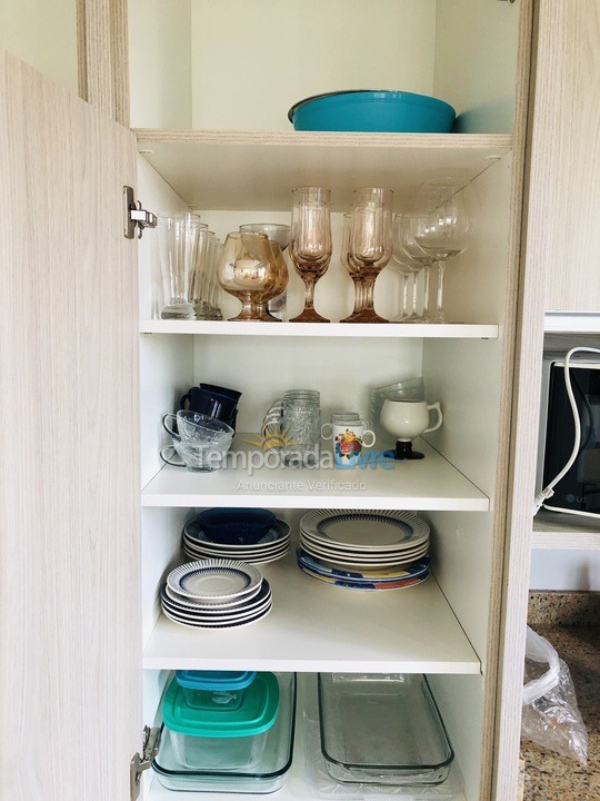 Apartamento para aluguel de temporada em Governador Celso Ramos (Praia de Palmas)