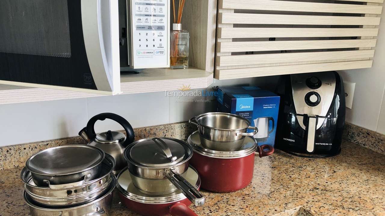 Apartamento para aluguel de temporada em Governador Celso Ramos (Praia de Palmas)