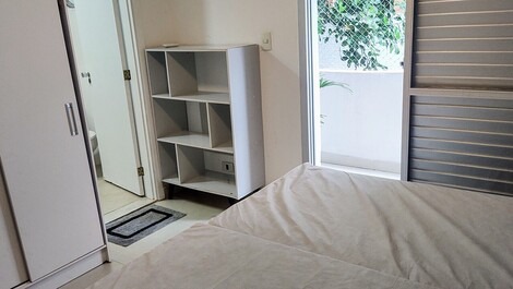 Close to the beach, 2 blocks - Large apartment, 3 bedrooms, Wi-Fi and garage