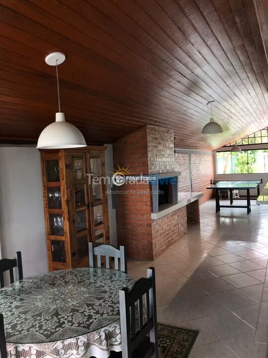 Casa para aluguel de temporada em Florianopolis (Campeche)