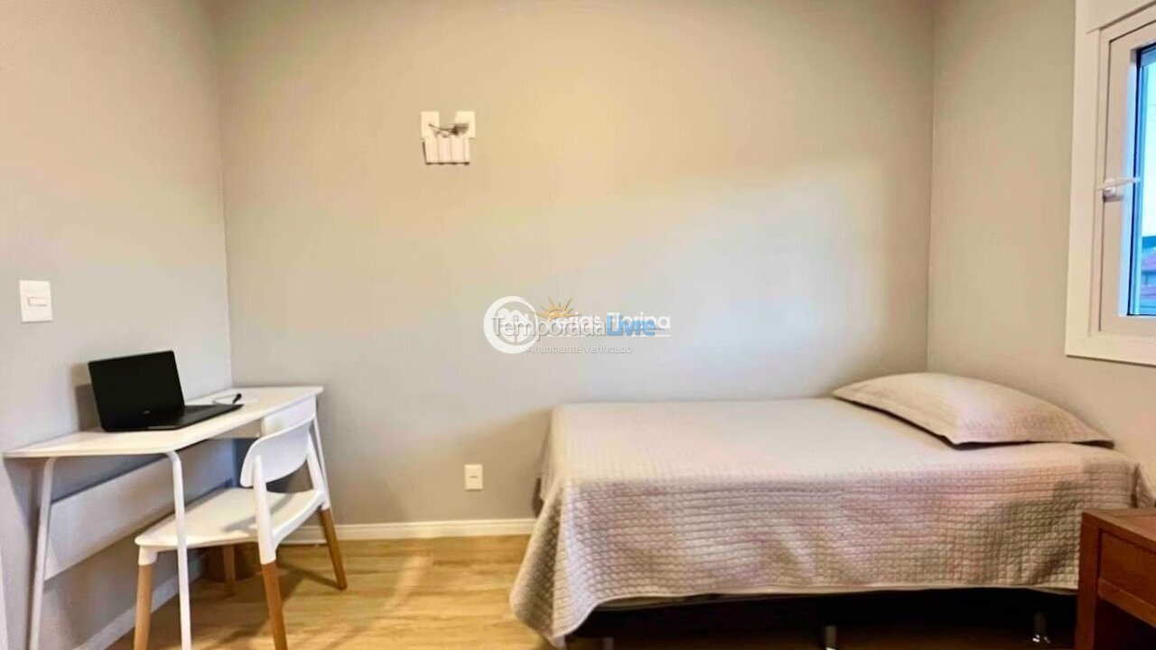 Apartamento para aluguel de temporada em Florianopolis (Campeche)