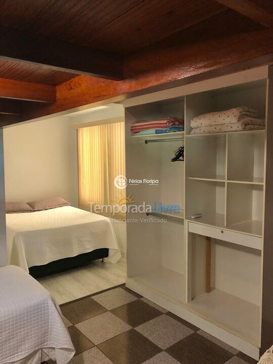 Casa para aluguel de temporada em Florianopolis (Campeche)